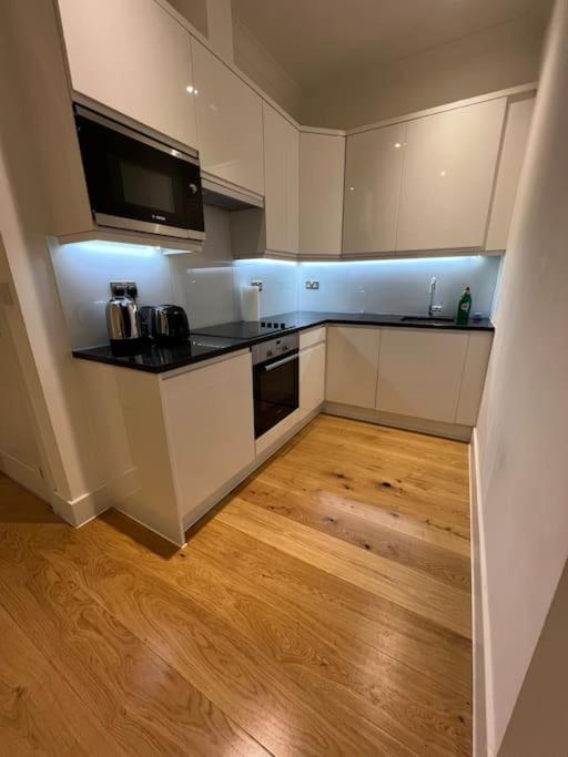 Cozy Modern Apartment In Croydon Central Eksteriør bilde