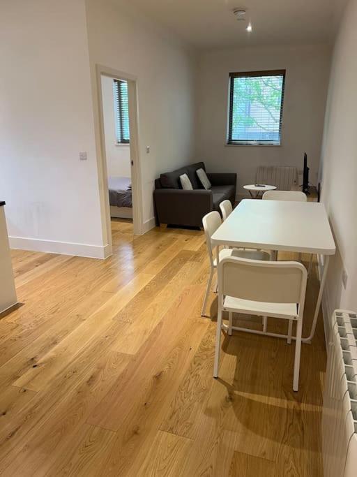 Cozy Modern Apartment In Croydon Central Eksteriør bilde