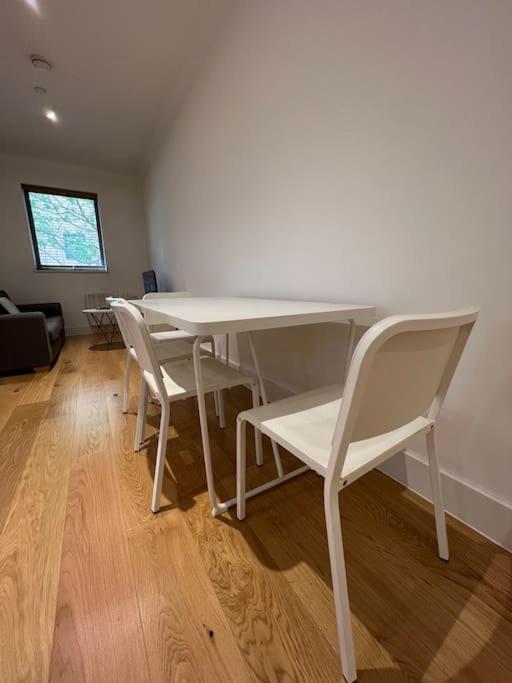 Cozy Modern Apartment In Croydon Central Eksteriør bilde